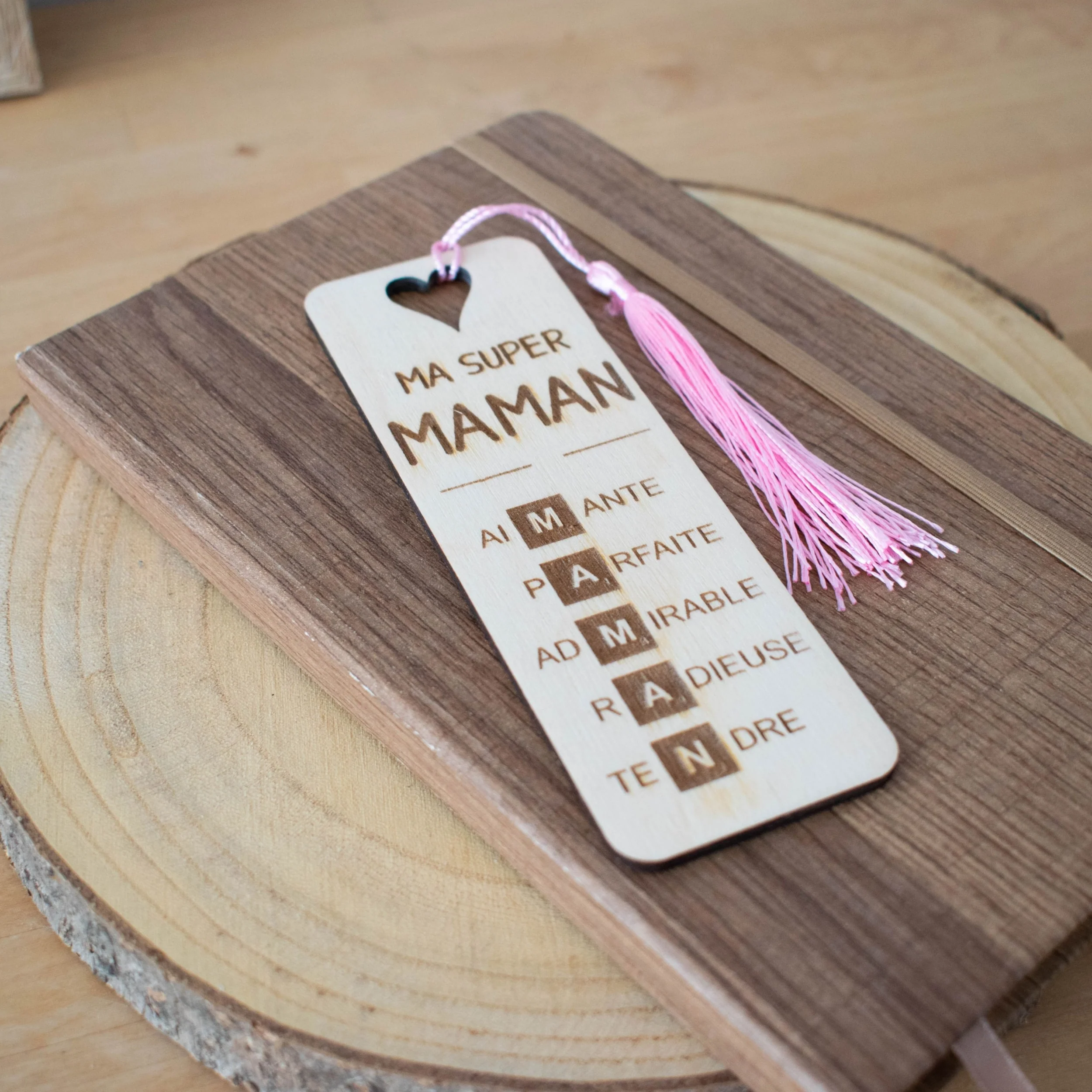 MARQUE-PAGES EN BOIS AVEC POMPON - ROSE - MAMAN - SCRABBLE – Image 5