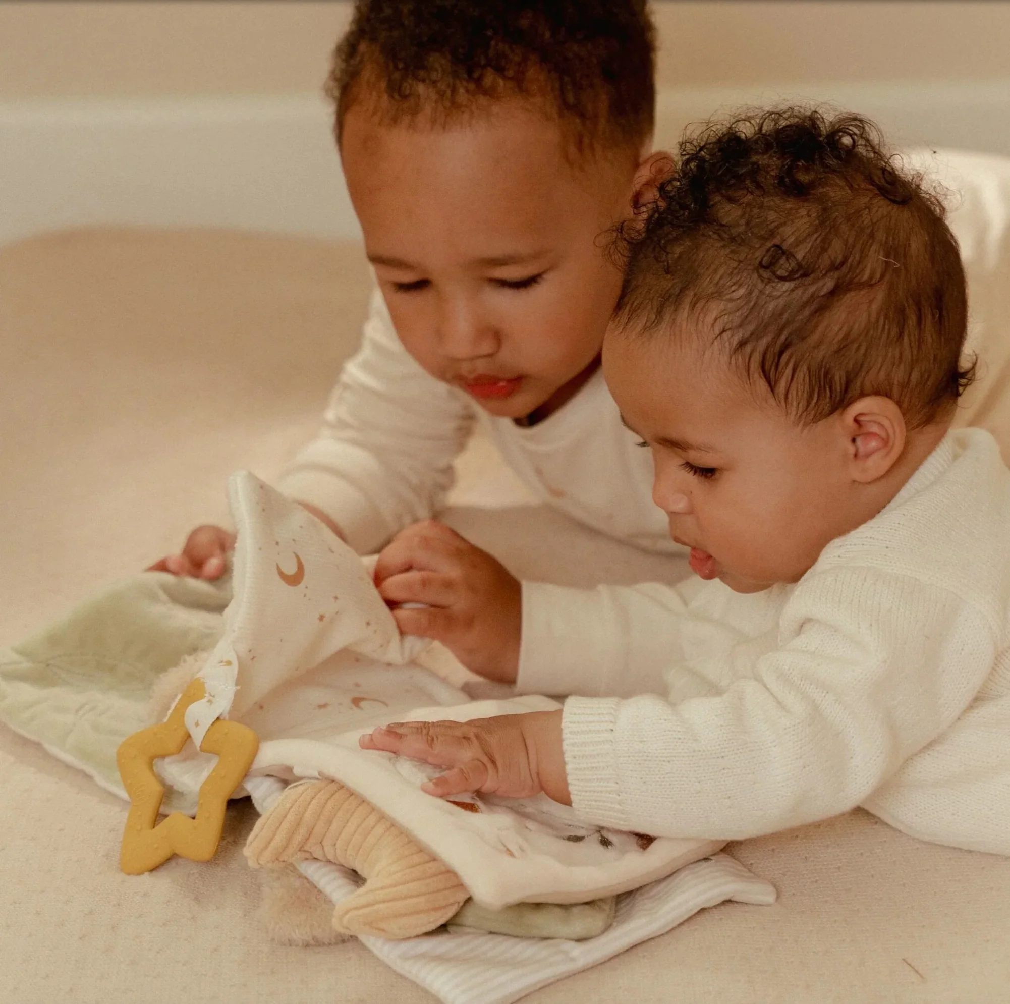 Livre d'activités | Newborn Neutrals – Image 2