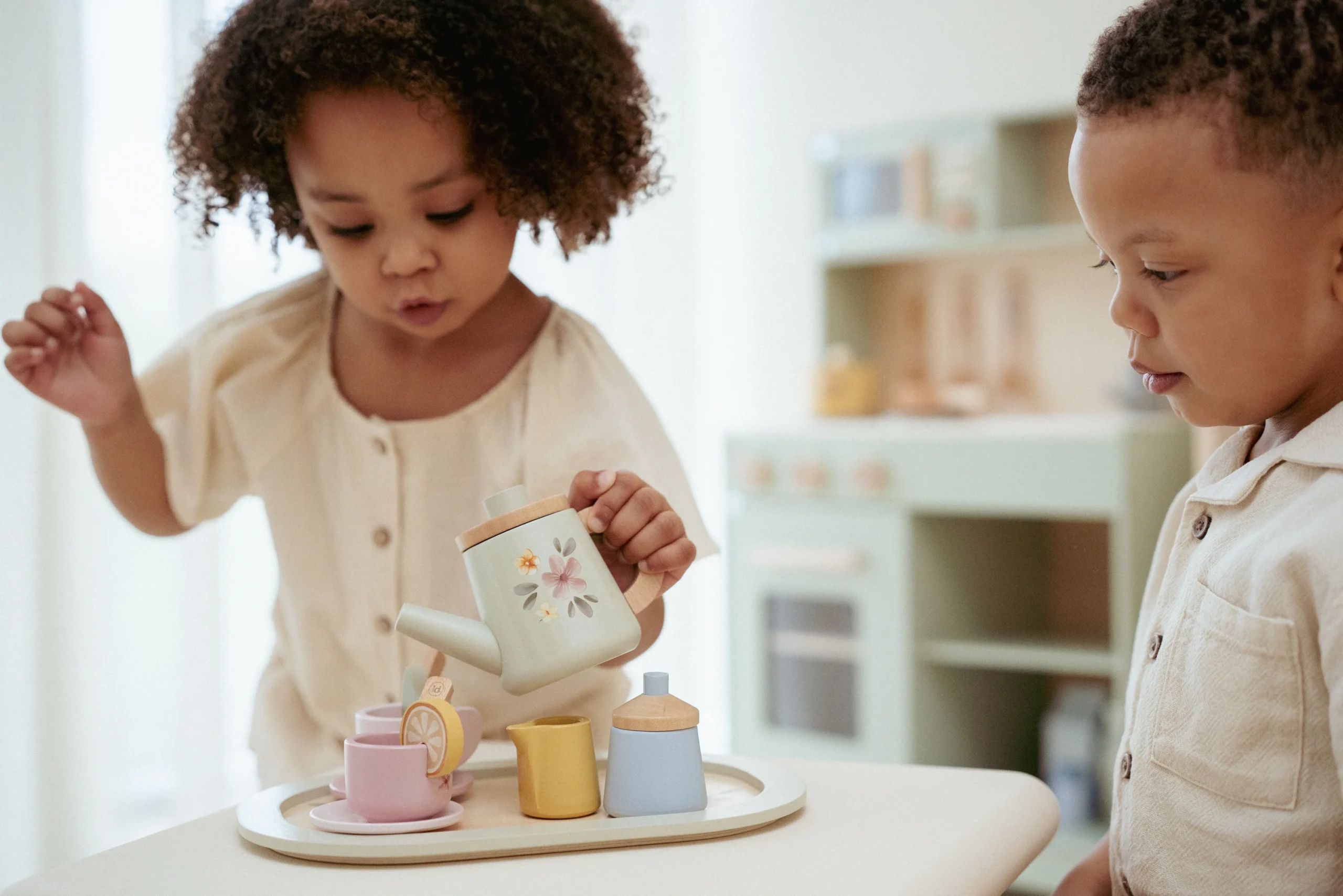 Service à thé en bois – Image 9