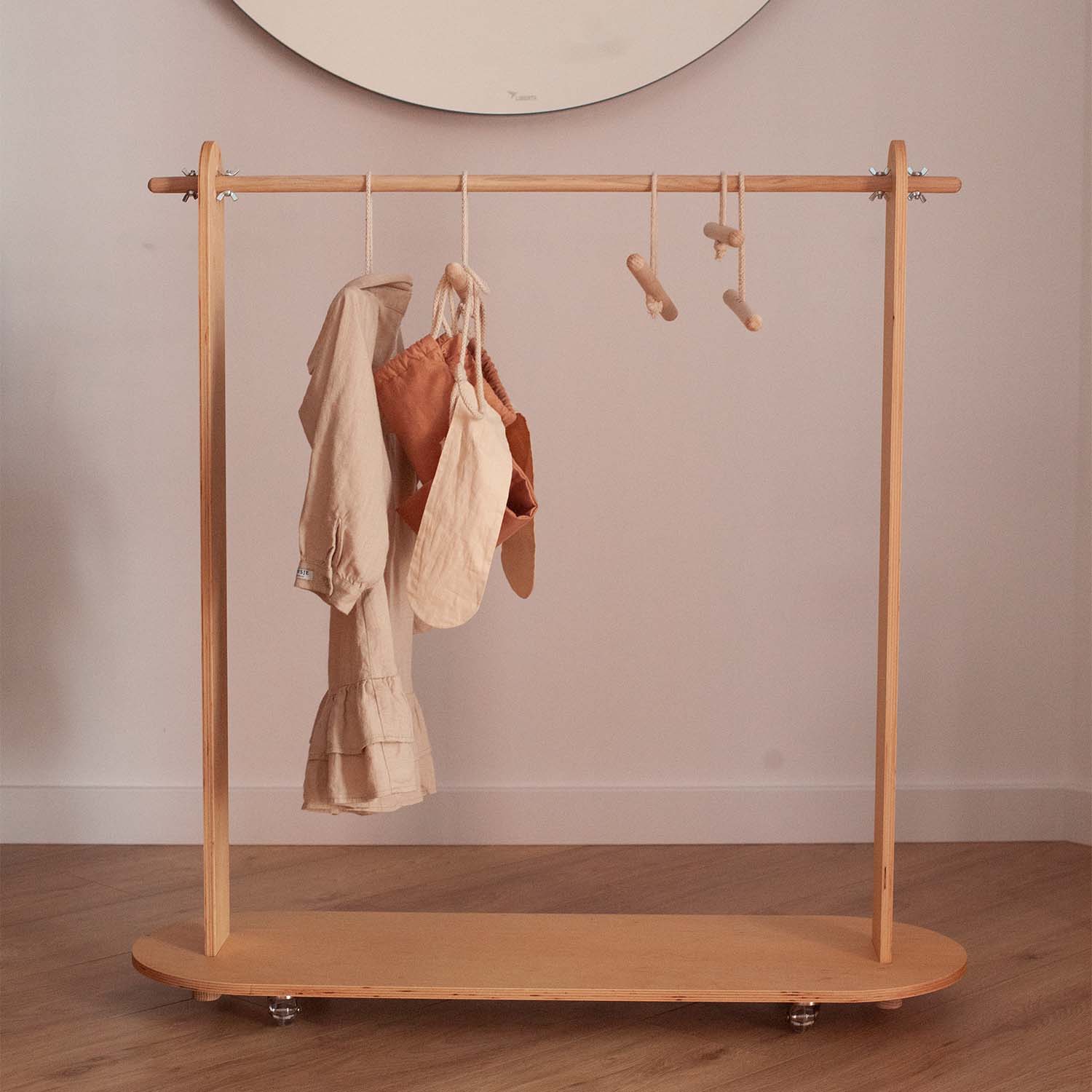 Porte vêtement pour enfants